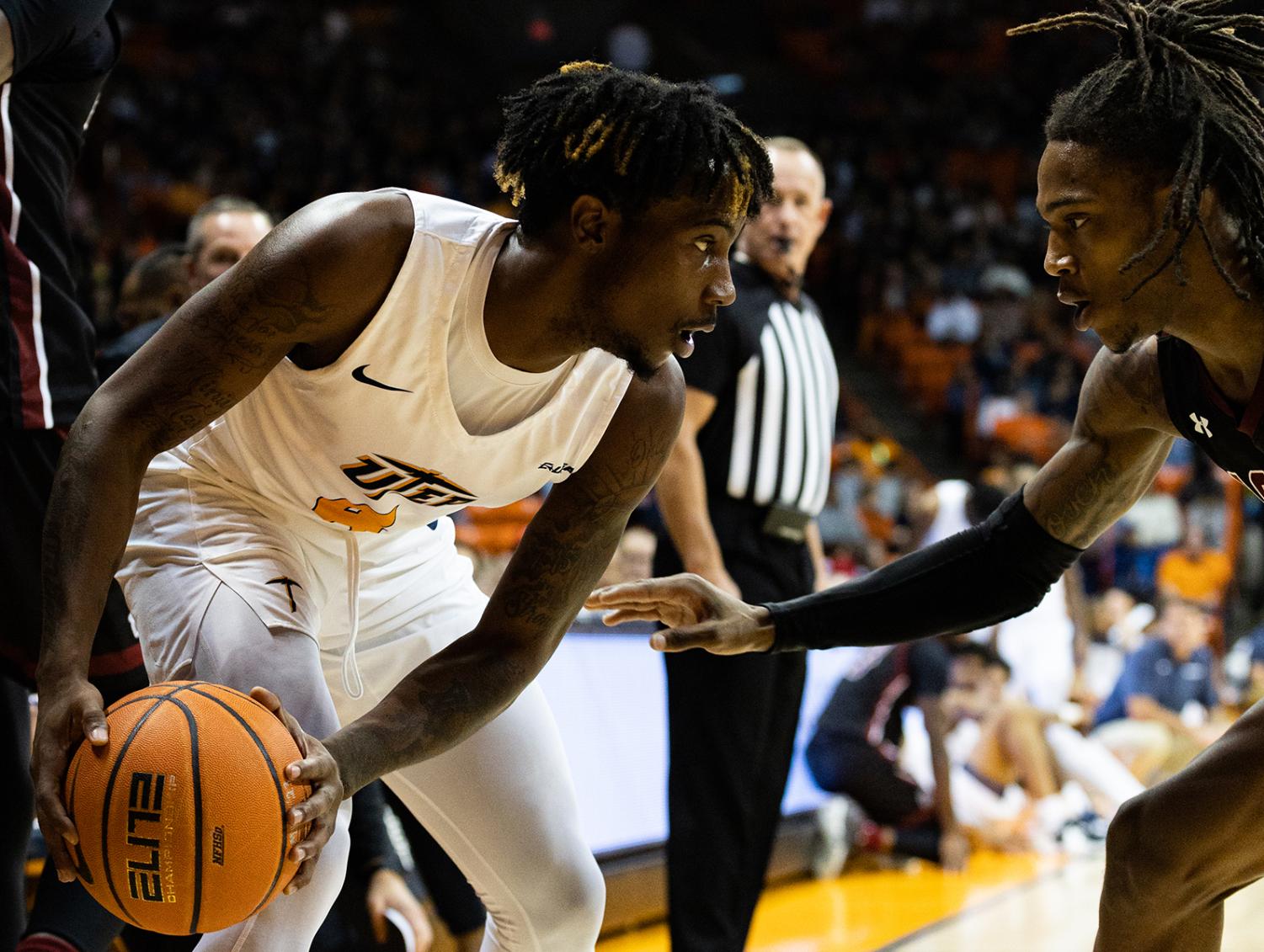 Battle+of+I-10+tips+off+at+the+Don+Haskins+Center