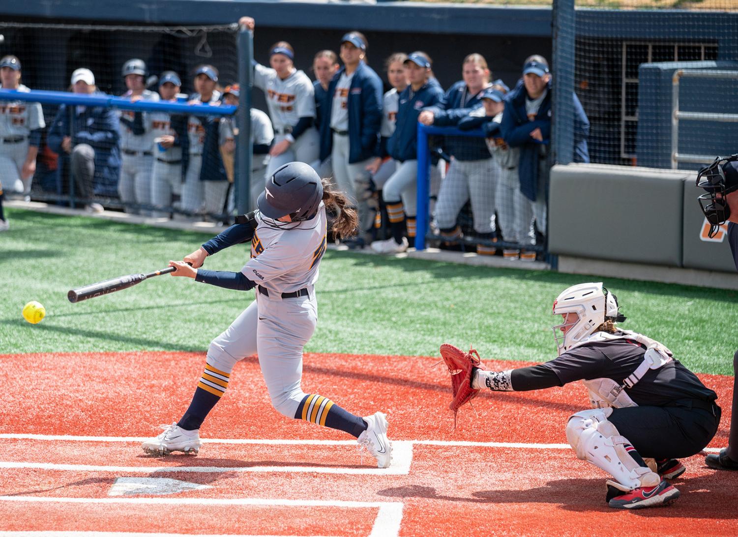Softball+drops+two+to+Western+Kentucky