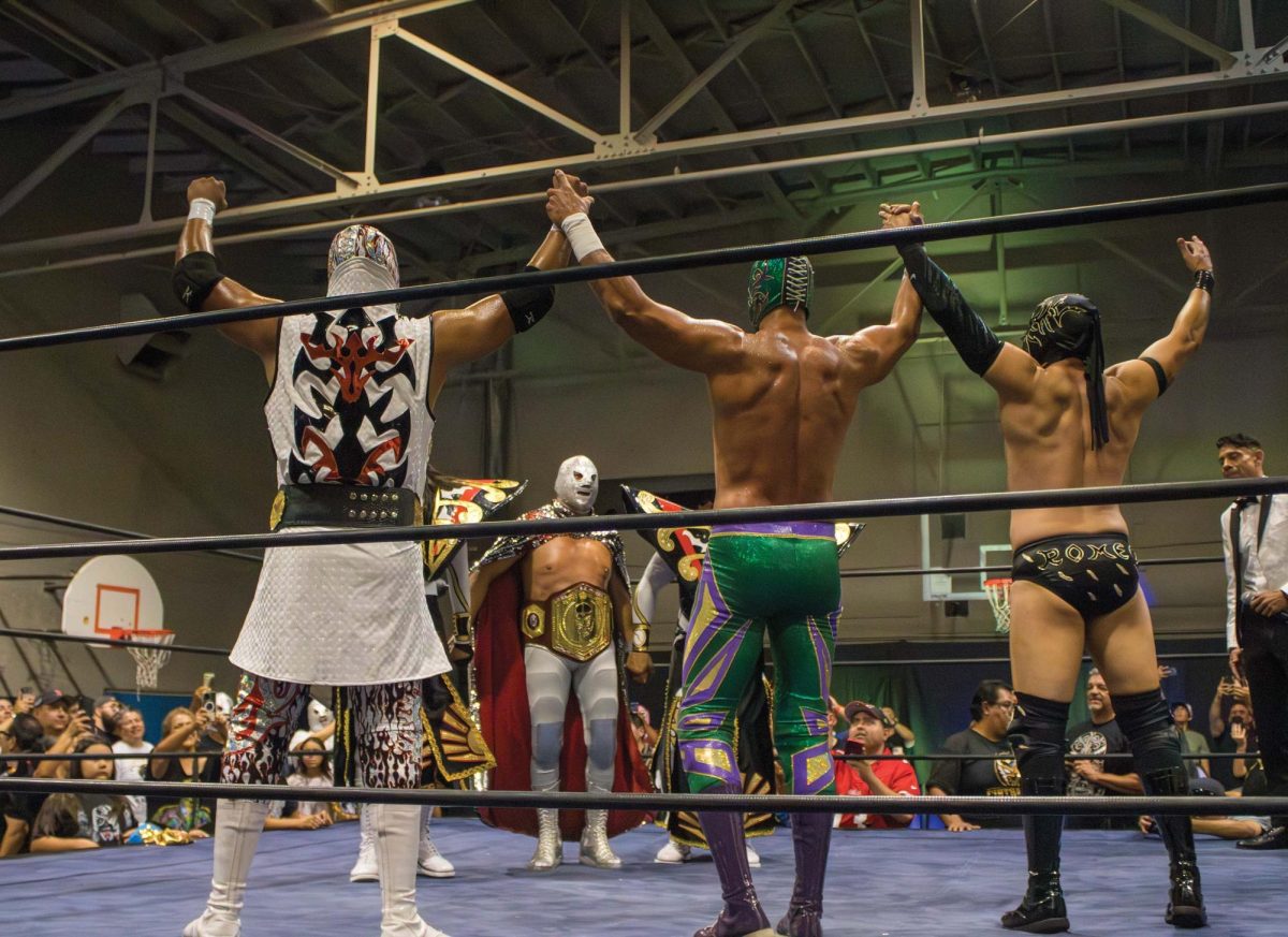 Cinta de Oro presents El Hijo del Santo’s farewell tour with a three-way match featuring the debut of Cinta de Oro Jr., the retirement of El Hijo del Santo, and appearances by wrestlers Romeo, Magno Mag, and Ráfaga Jr.