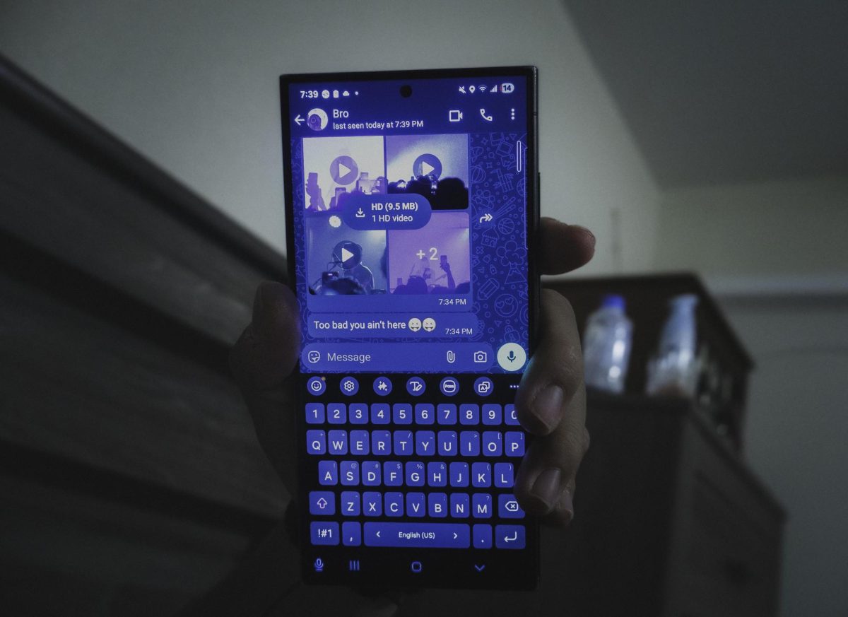 The pressure to be present everywhere at once is intensified by notifications and updates on social media. 